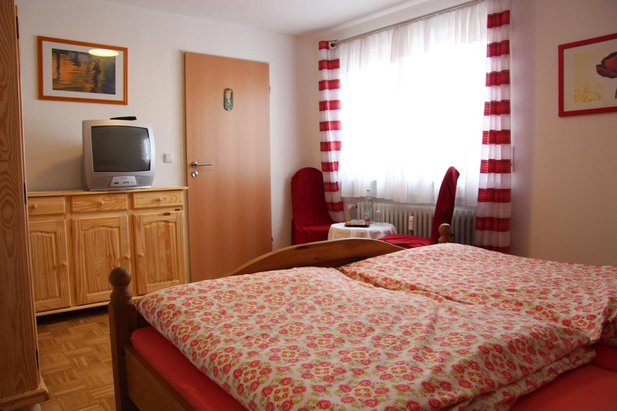 Hotel Am Schloss Neuenstein Room photo